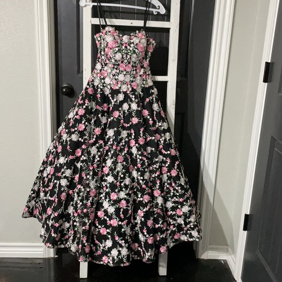 Andrea&leo couture Dresses & Skirts - Stunning formal party dress. Used once. Size 6